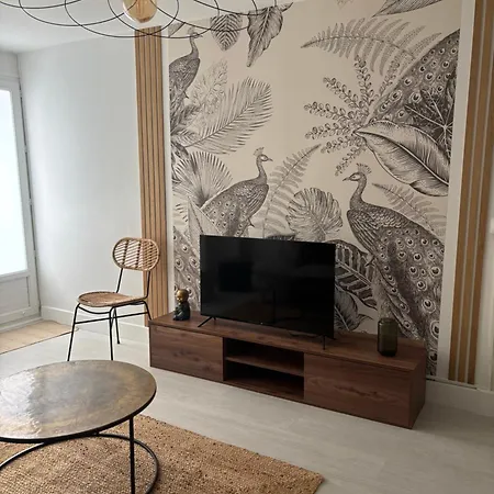 Holiday home Maison Proche Centre-ville Et Futuroscope *