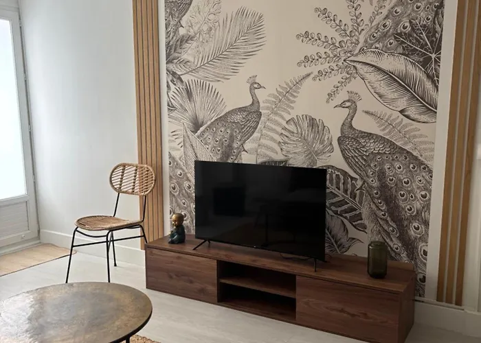 Holiday home Maison Proche Centre-ville Et Futuroscope *